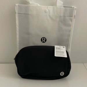 Lululemon Everywhere Belt Bag